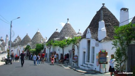 Alberobello trulli puglia guide tour