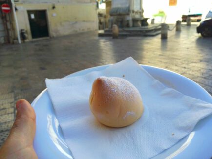 GRAVINA IN PUGLIA private tour: walking tour with "Sospiro" cake tasting